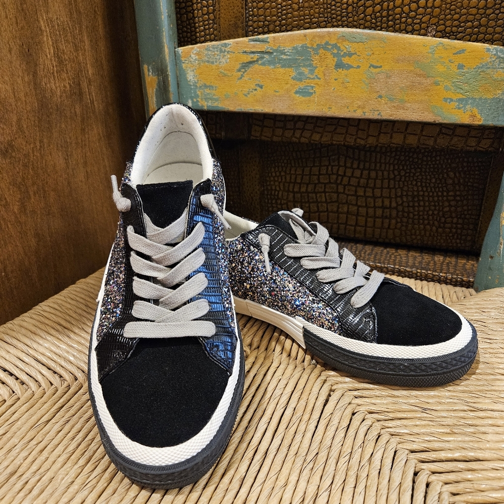 Steve Madden Women's Embark Glitter Low Leather Top Sneaker - Size 6M